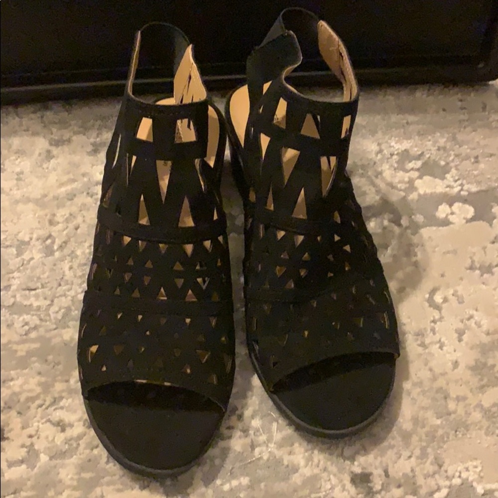 NWOT laser cut sandals